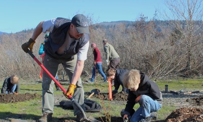 Spring planting Party, Nichols Natural Area
